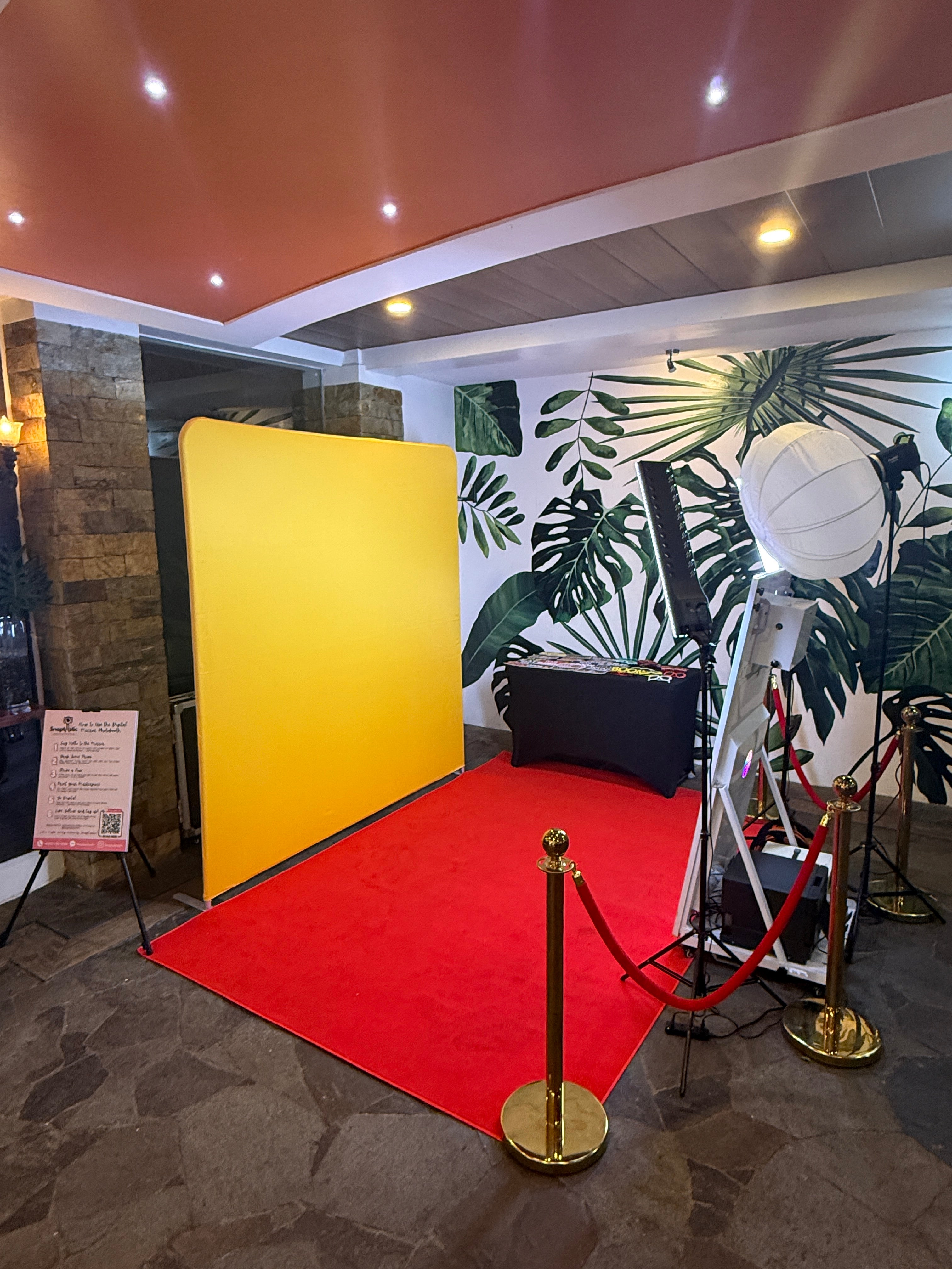 Interactive Mirror Photobooth Rental (Snaptastic Experience)